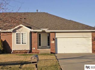 2708 Lakeview Cir, Plattsmouth, NE 68048