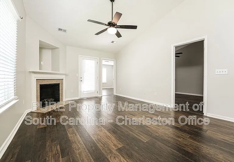 7840 Park Gate Dr — Photo 3