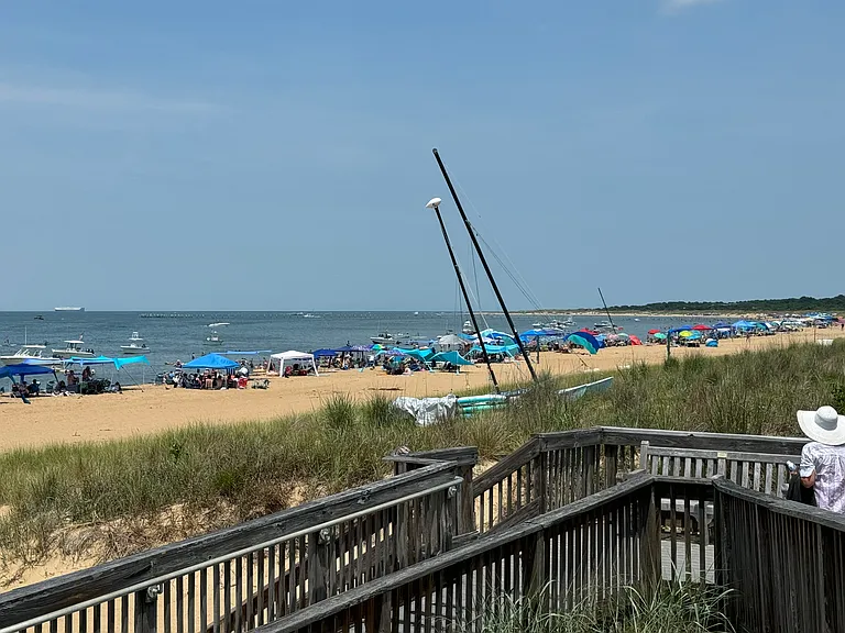Cooler ramp to the beach !
