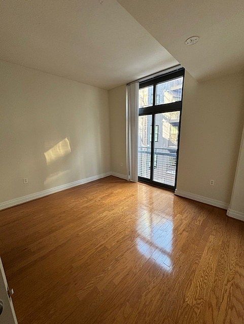 Bedroom, great light