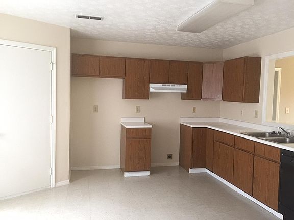 4th image of 8687 Deer Hollow Dr