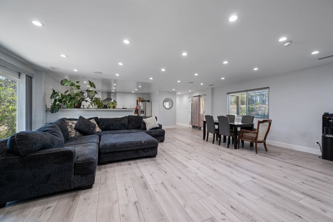 next background image