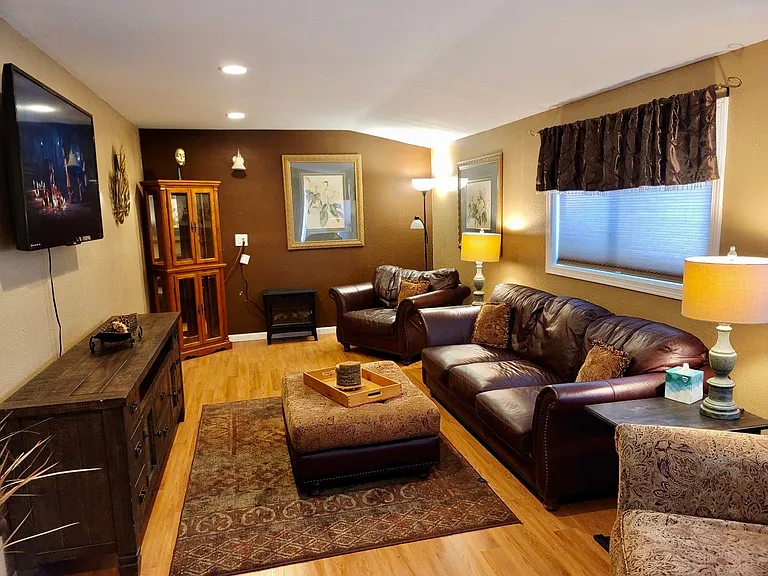 4616 Peck Dr — Photo 24