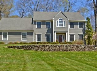 182 Wolf Pit Dr, Southbury, CT 06488