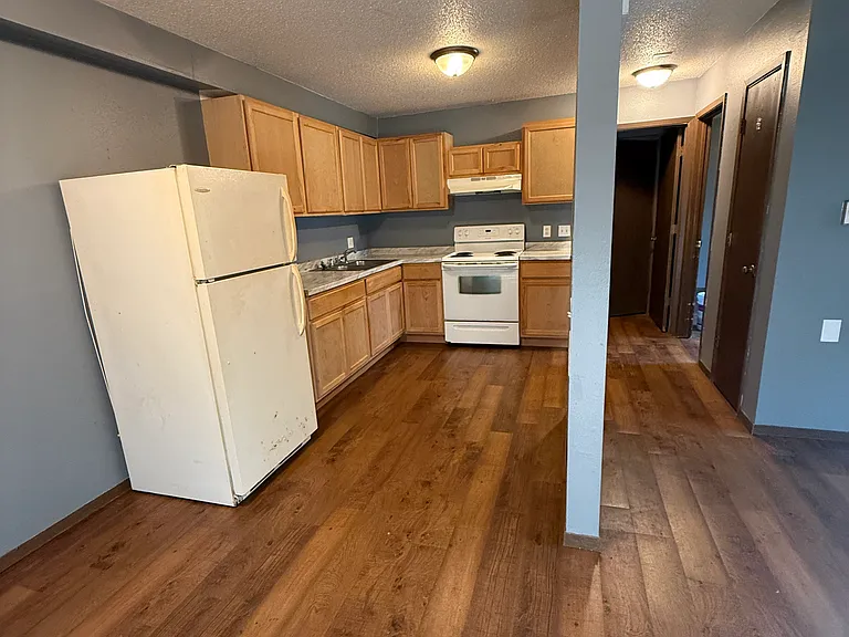 902 N 6th St #14 — Photo 6