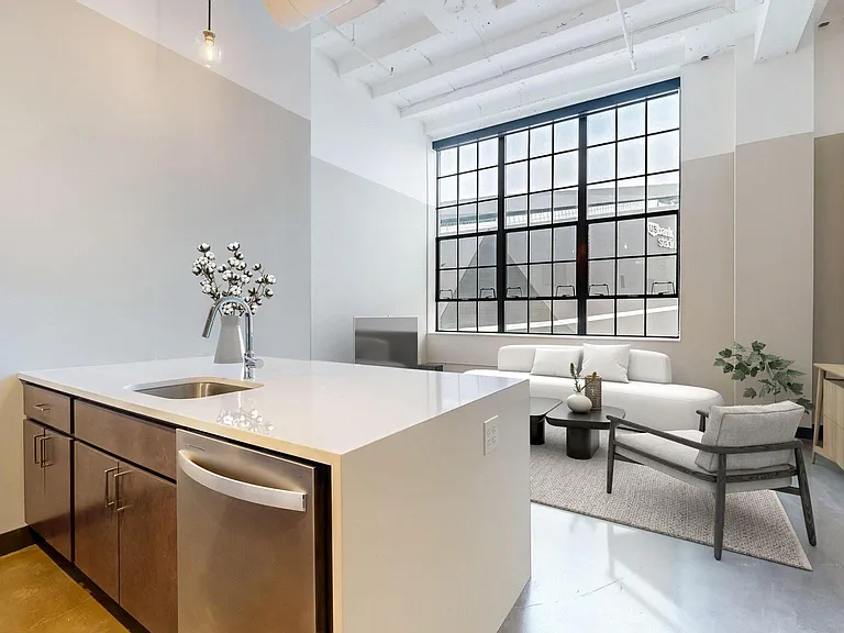 1010 Lofts — Photo 9