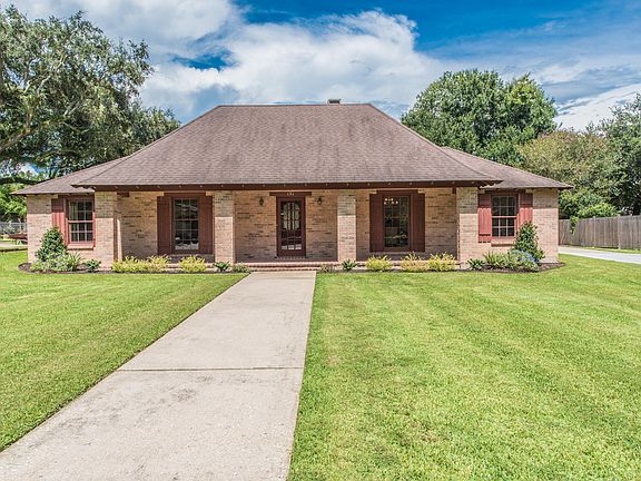 3rd image of 131 Teche Dr