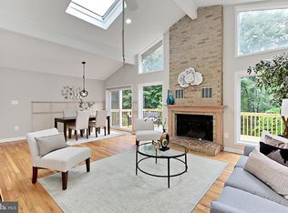 5284 Davis Ford Rd, Woodbridge, VA 22192