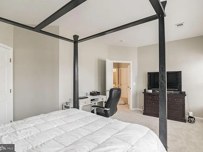 7011 Stone Inlet Dr — Photo 23