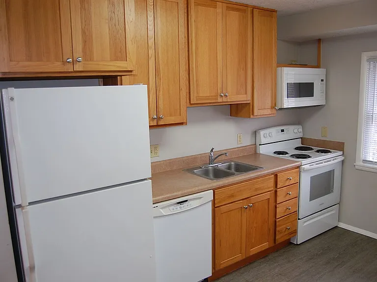 4630 Starr St — Photo 7
