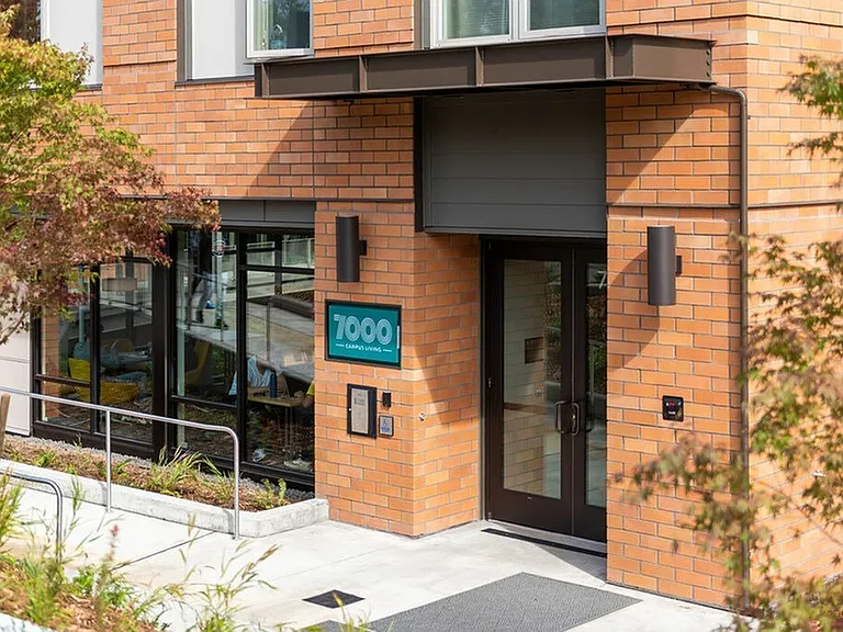 7000 Campus Living — Photo 8