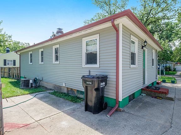 3rd image of 1435 Katrina Dr SE