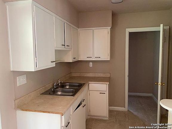 4th image of 322 Kenmar Dr