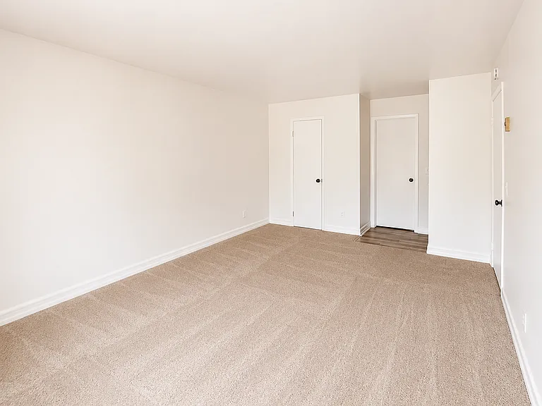 5543 Shasta Ln #4 — Photo 3