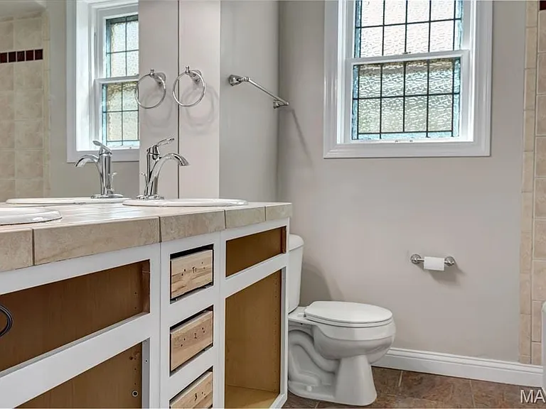 7536 Oxford Dr #3 — Photo 21