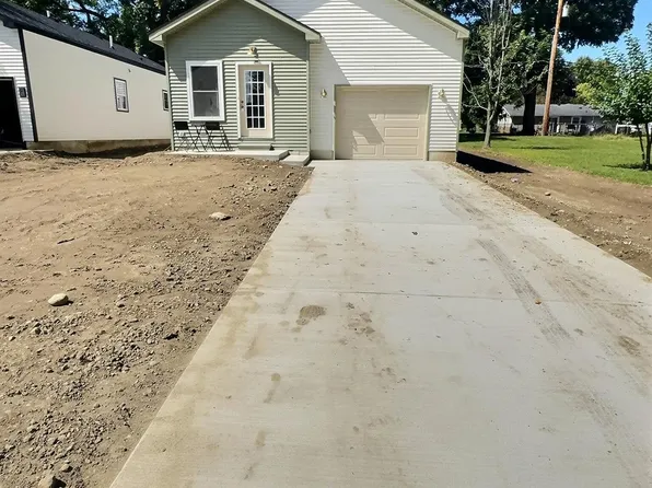 542 Springle Dr, Waterford, MI 48327