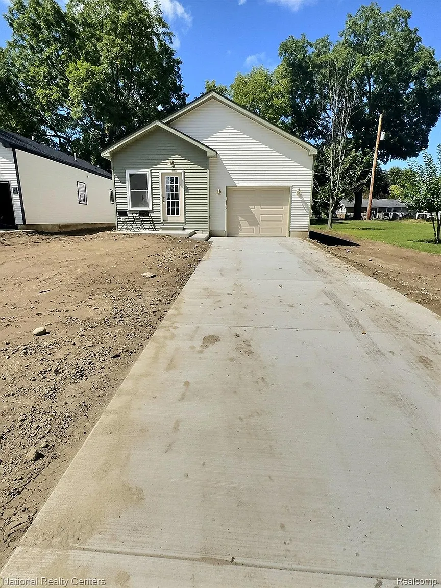 542 Springle Dr photo 1