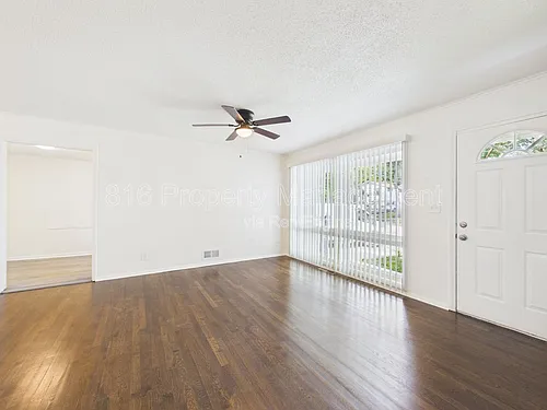 4206 Vineyard Rd Photo 1