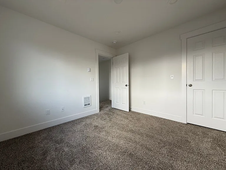 912 Alabama St — Photo 22