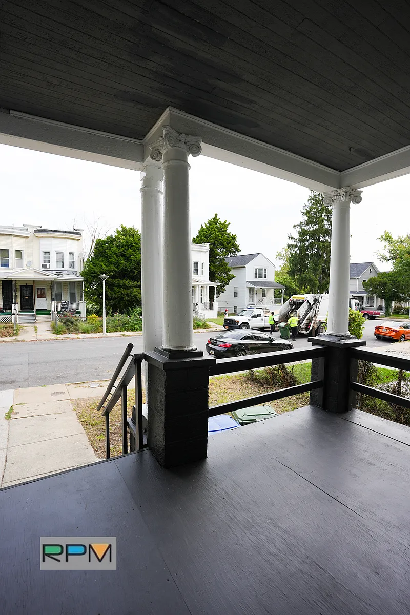 Building Photo - 819 E 41st St