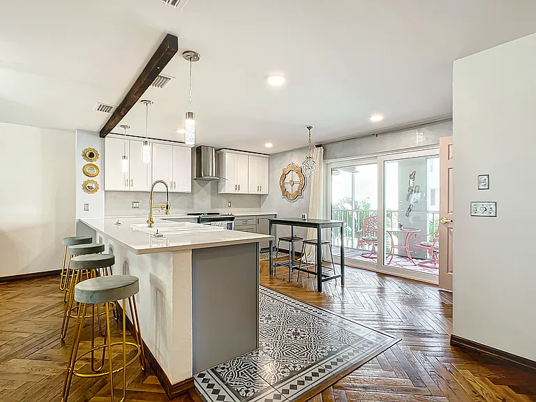 1117 Pinellas Bayway S #403 — Photo 7