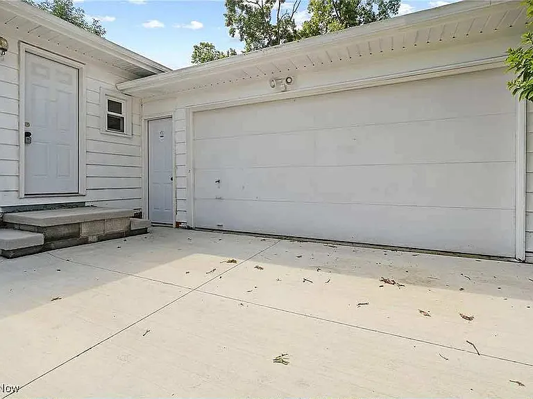210 Magnolia Ave — Photo 14