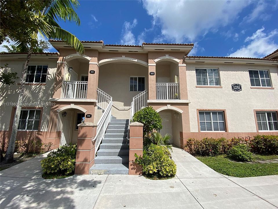 1st image of 1251 SE 28th Ct Unit 202
