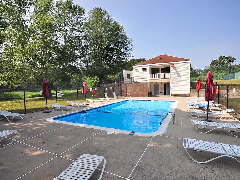 71 Wellington Dr #71 — Photo 11