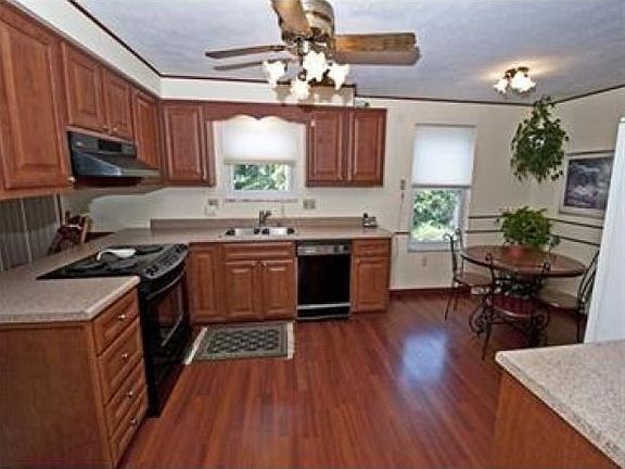 3rd image of 2540 Club House Dr