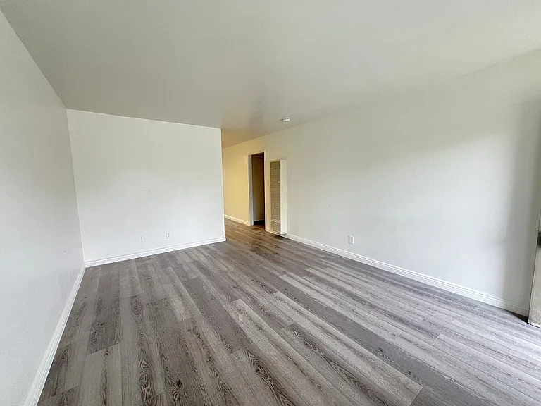 520 Dora Guzman Ave #B — Photo 4