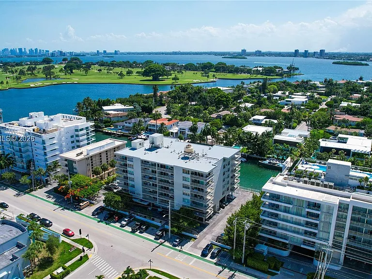 9500 W Bay Harbor Dr #7D — Photo 31