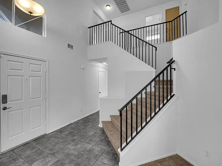 8915 Sandy Slate Way — Photo 4
