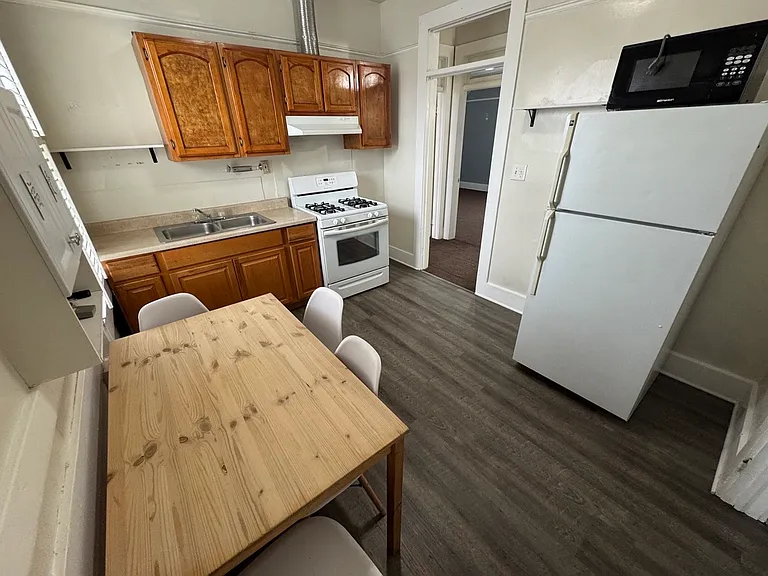 1430 W 25th St #1/2 — Photo 22