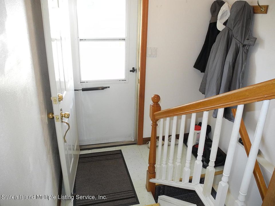 2nd image of 89 Sylvia St