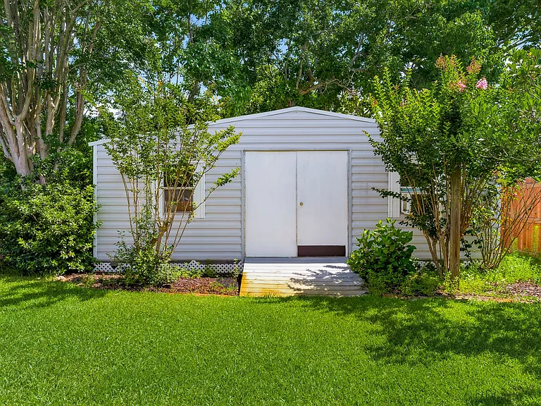 102 Sunset Cir — Photo 40