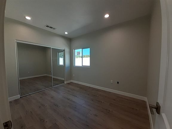 5th image of 11039 Langmuir Ave