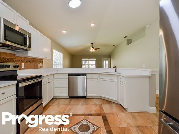 5th image of 479 Shady Creek Ln
