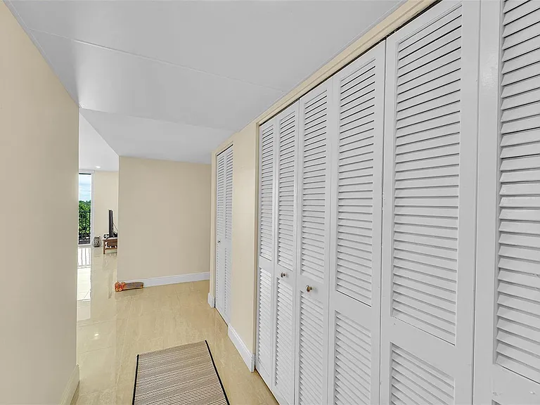 1401 S Ocean Dr #502 — Photo 12