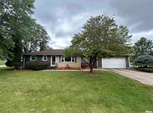 509 Valley View Dr, Silvis, IL 61282