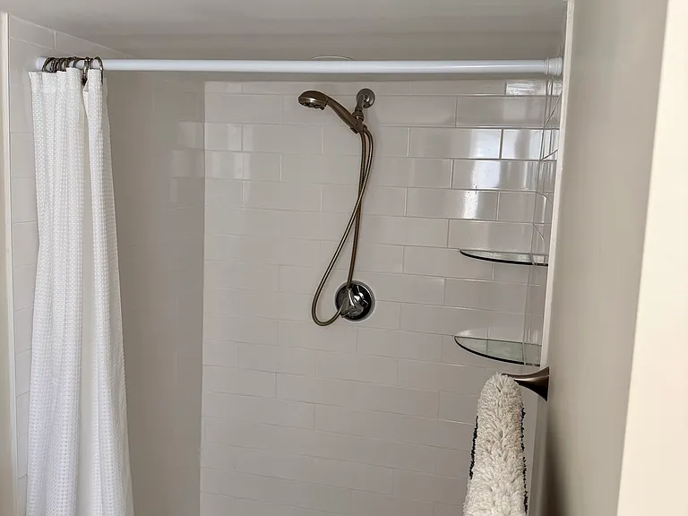 82 Newport Rd — Photo 25