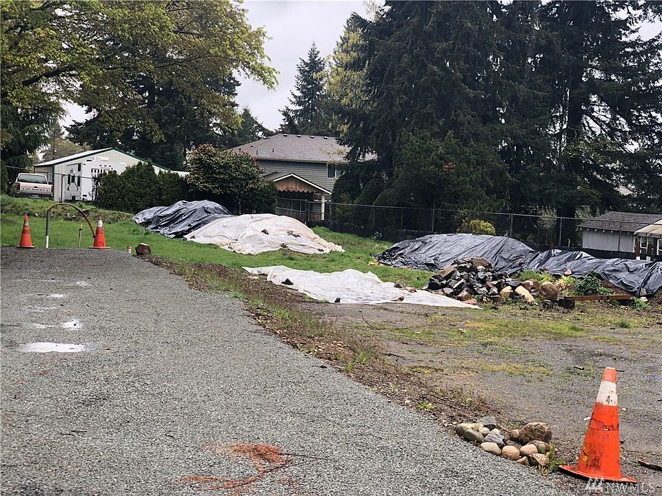 2nd image of 4424 S 166th St