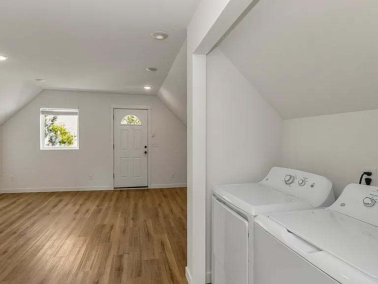 816 S Sullivan St #B — Photo 8