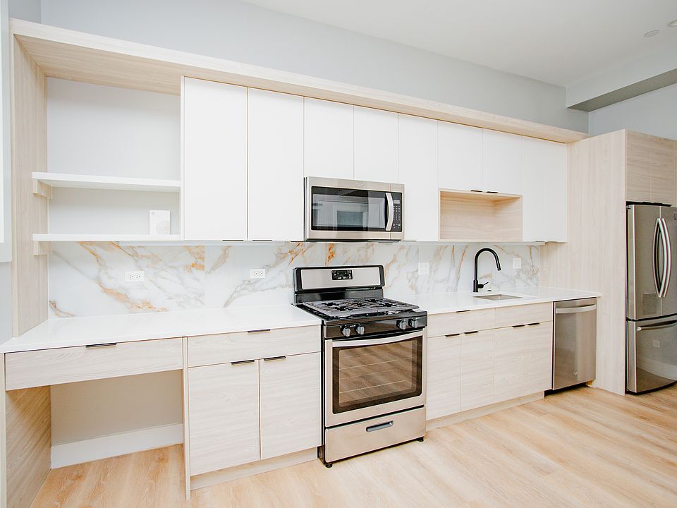 1st image of 448 W Barry Ave #204