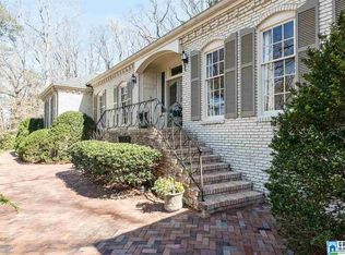 3301 Overcrest Rd, Mountain Brook, AL 35223