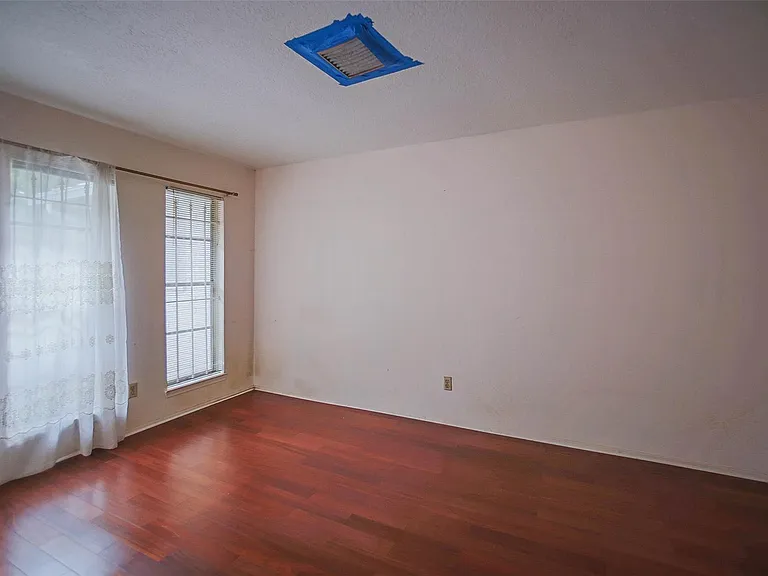 7010 Captain Dr — Photo 13