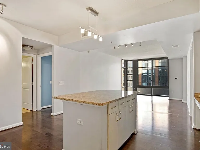 440 L St NW #904 — Photo 11