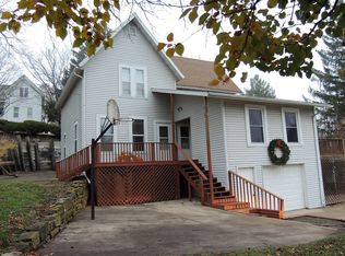 110 Clowney St, Mineral Point, WI 53565