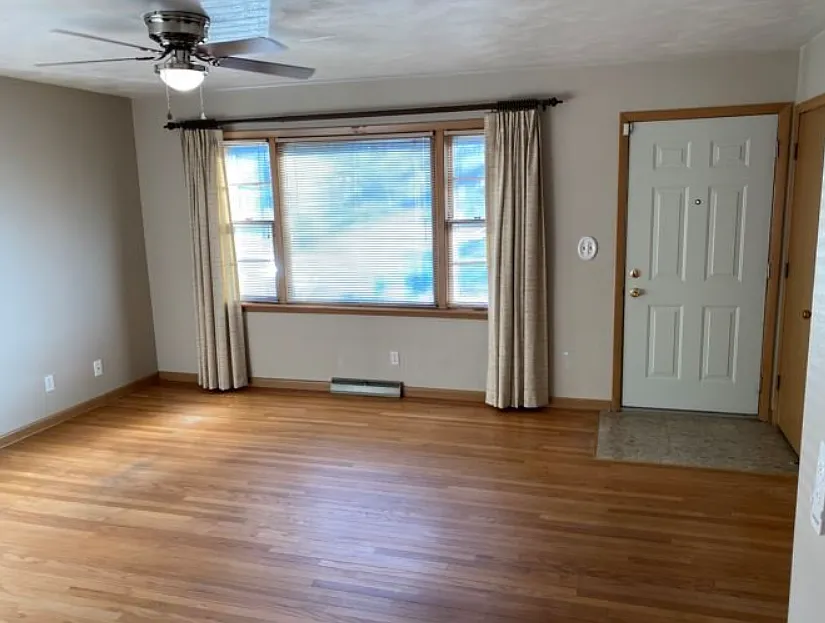 3 bed, 1513 sqft, $2,000 — Photo 4