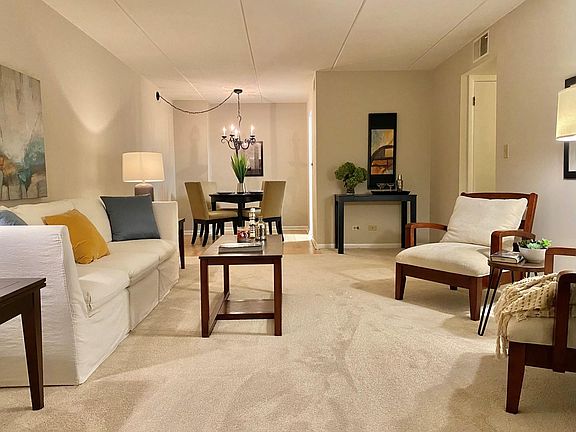 2nd image of 1623 Ashland Ave APT 2B