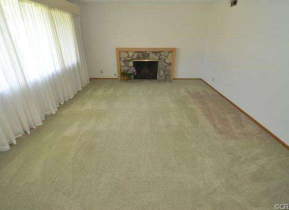 3rd image of 915 Ottawa Dr